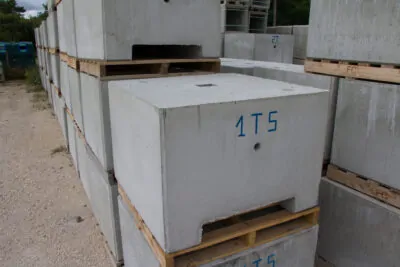 MASSE BETON 1.5 TONNE AVEC CROCHET